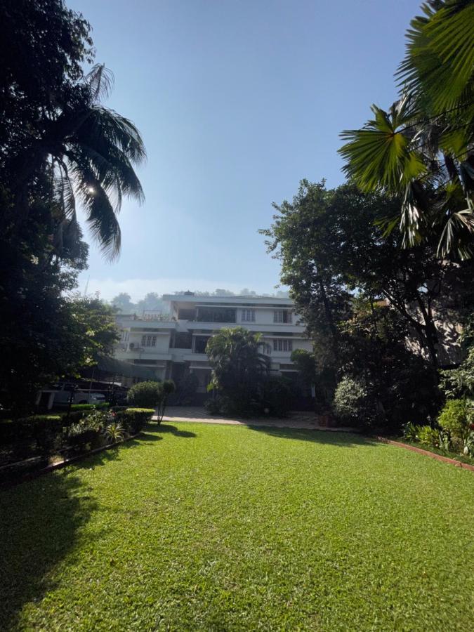 The Choudhury Manor Homestay غاواهاتي المظهر الخارجي الصورة