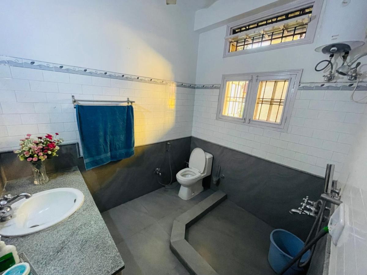 The Choudhury Manor Homestay غاواهاتي المظهر الخارجي الصورة